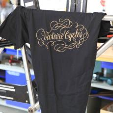 Tee shirt Victoire Script