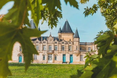 Cycling trip in Bordeaux vineyards